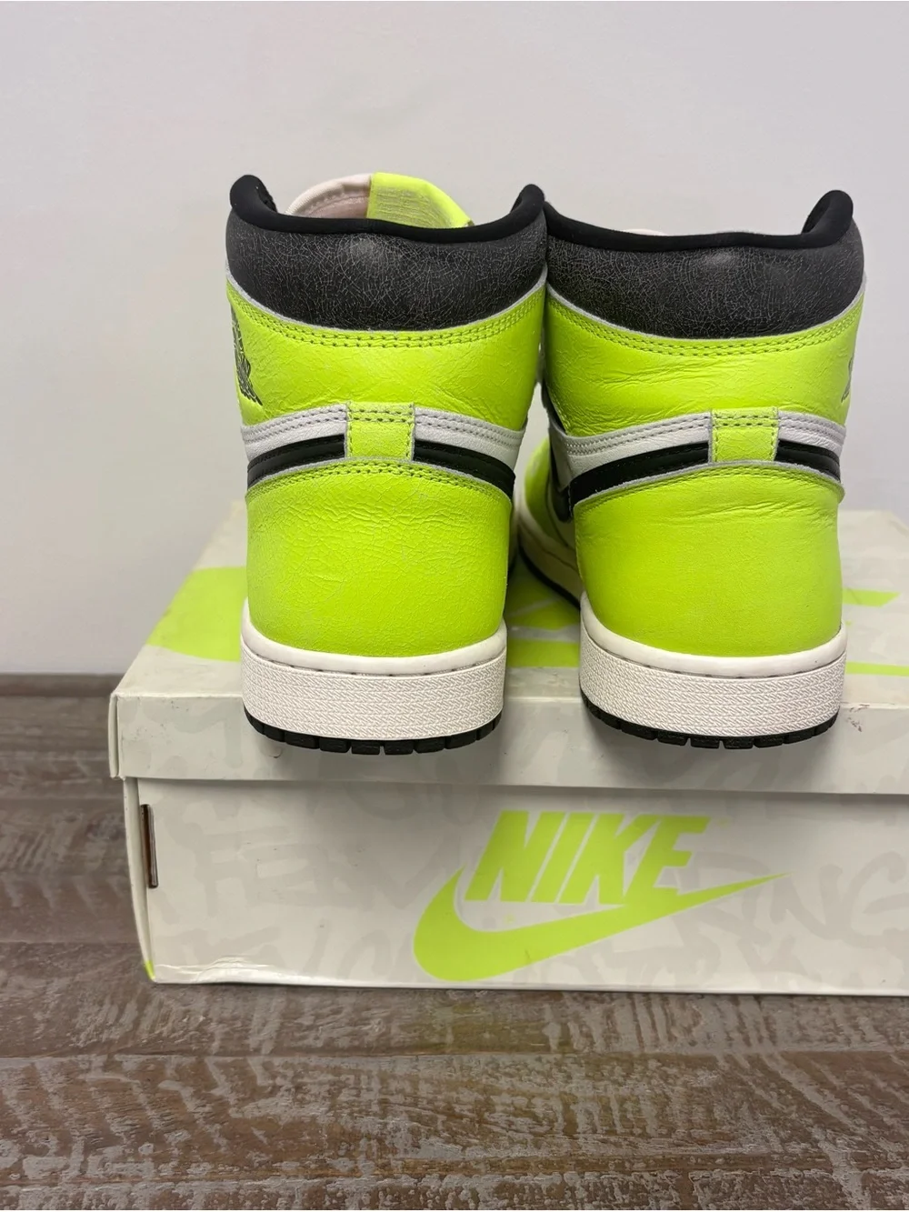 Nike Air Jordan 1 Retro High OG Volt Visionaire Leather Sneaker in Neon Green